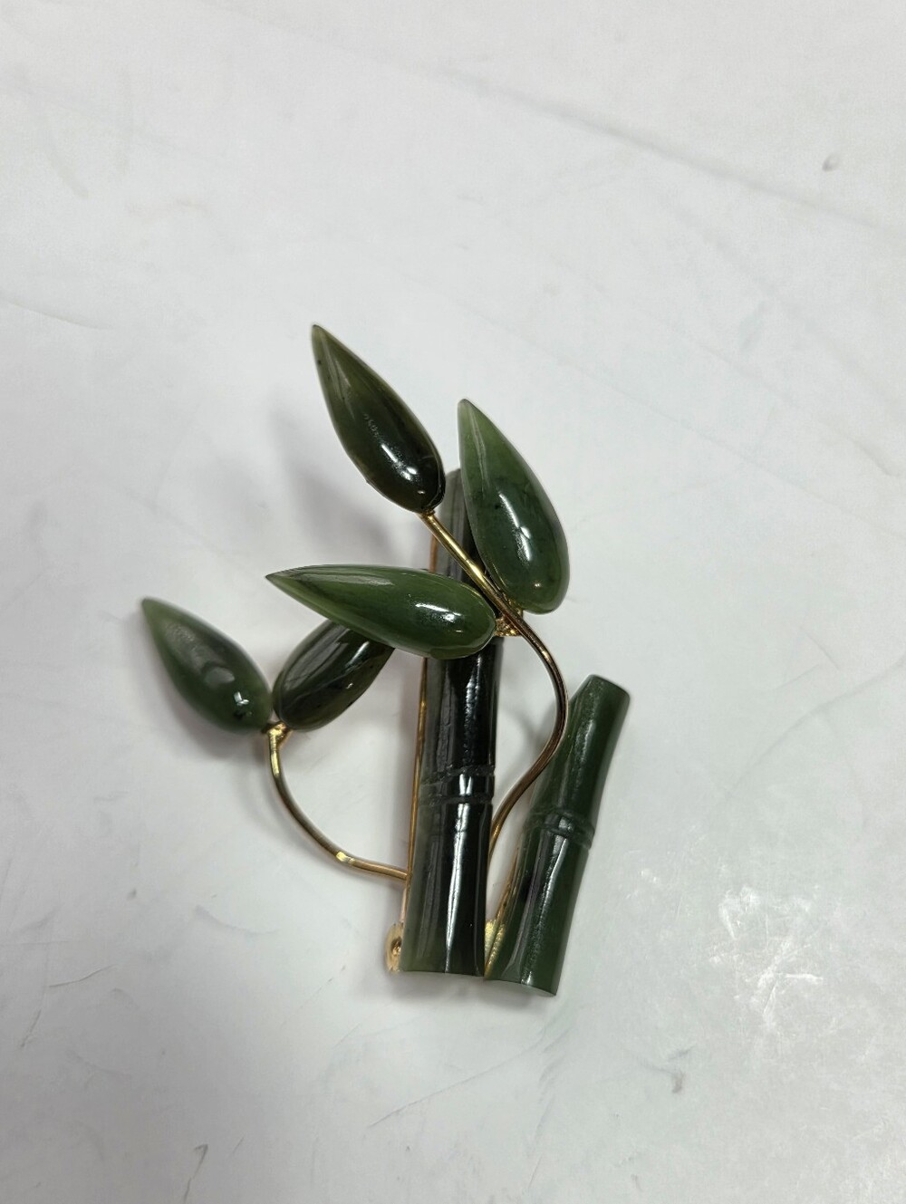 vtg carved nephrite jade bamboo branch & leaves gold tone brooch pin